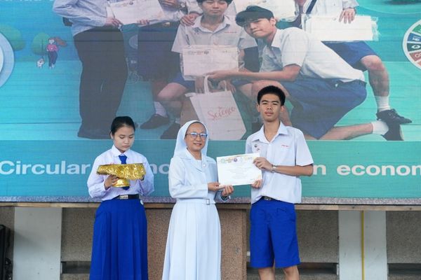 โรงเรียนปรีชานุศาสน์